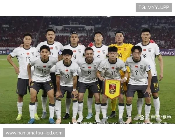国足首训开启 塞鸟入队仪式欢乐满满 球员热情迎接新征程 国足首训开启 塞鸟入队仪式欢乐满满 球员热情迎接新征程